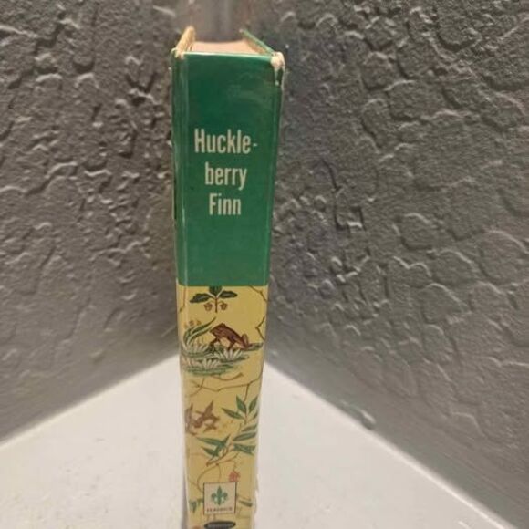 Huckleberry Finn by Mark Twain Abridged Version Hardback - Picture 5 of 6